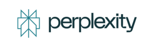 Das Bild zeigt das Perplexity-Logo: ein geometrisches blaues Liniensymbol, das an einen abstrakten, symmetrischen Stern oder ein Labyrinth auf der linken Seite erinnert, mit dem Wort "Perplexity" in fetten, modernen, dunkelblauen Kleinbuchstaben auf der rechten Seite, vor einem weißen Hintergrund.